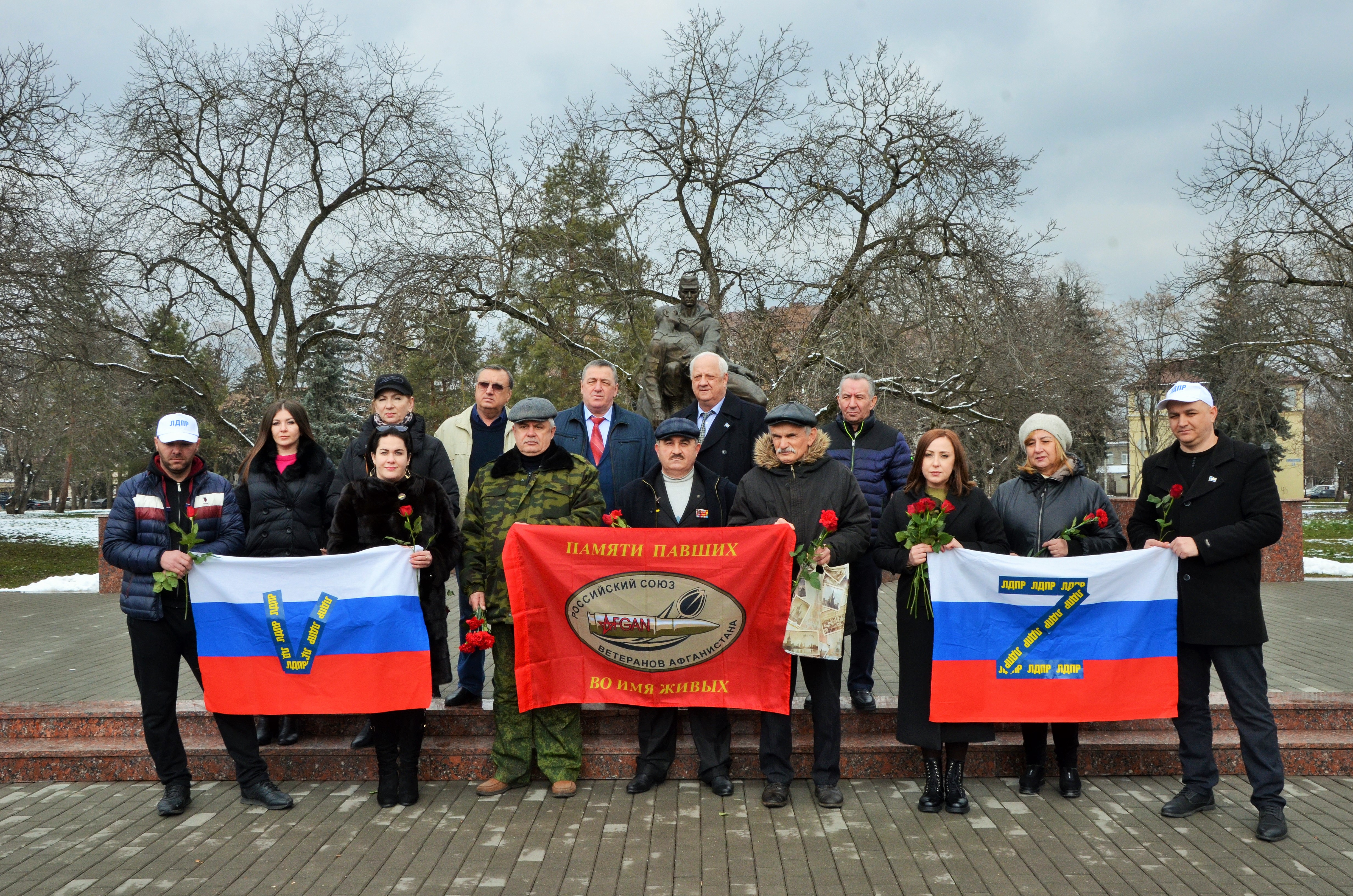 В Нальчике прошла акция в поддержку ВС РФ