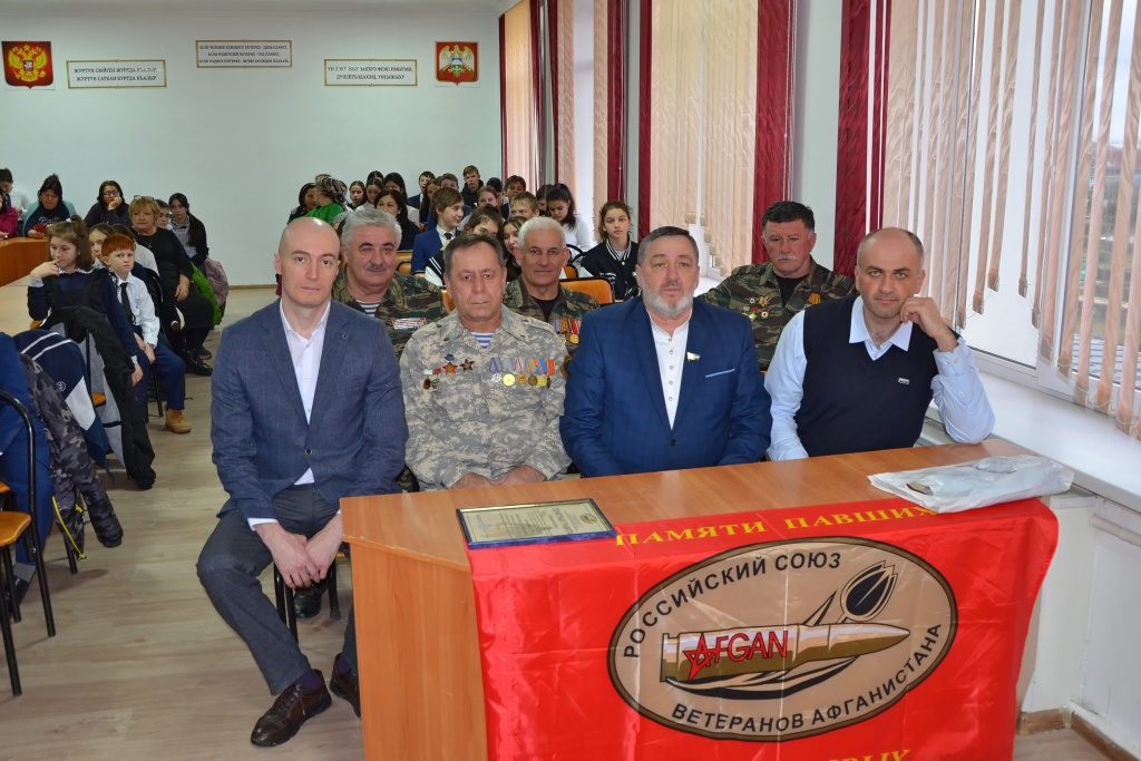 DSC_6095 modified.jpg